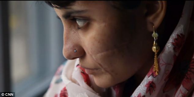 article-2304322-191A3593000005DC-335_634x319