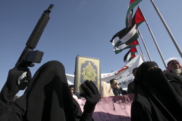 Los campos de entrenamiento vinculados a al-Qaeda en la región de Waziristán se utilizan para entrenar a terroristas femeninas