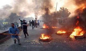 Los hindúes son otra meta. En Bangladesh, en marzo de 2013, los musulmanes masacrados niños hindúes e incendiaron al menos 700 casas y 47 templos hindúes.