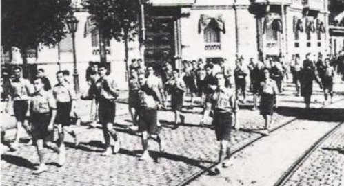 Nosaltres Sols! hablaba de la superioridad racial de los catalanes sobrelos “africanos” españoles al modo científico que usaban los nazis