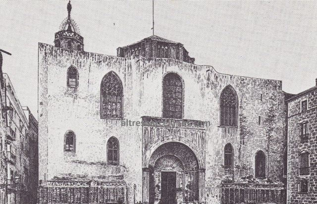 Esta es la auténtica fachada de la Catedral de Barcelona. No es gótica (siglos XII o XIII) sino que se falsificó ya bien comenzado el siglo XX, como casi todo el Barrio Gótico