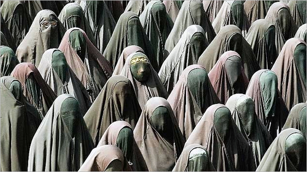 muslim_women_in_paranja
