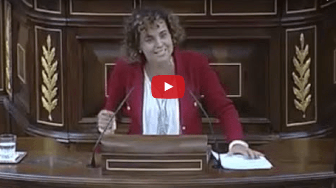 Vea cómo una catalana zamarrea a Joan Tardà en el&nbsp;Congreso