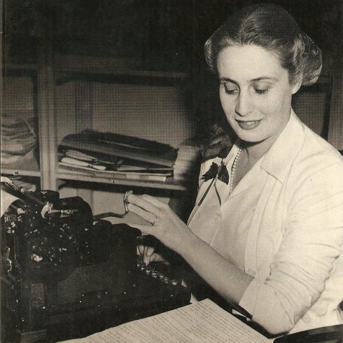 Los de Podemos purgan a una heroína feminista porque fue&nbsp;falangista