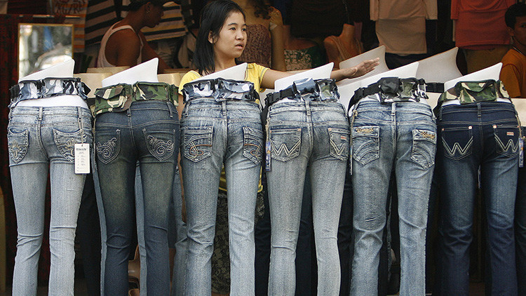 COREA DEL NORTE PROHIBE LOS PANTALONES VAQUEROS Y LOS&nbsp;PIERCINGS