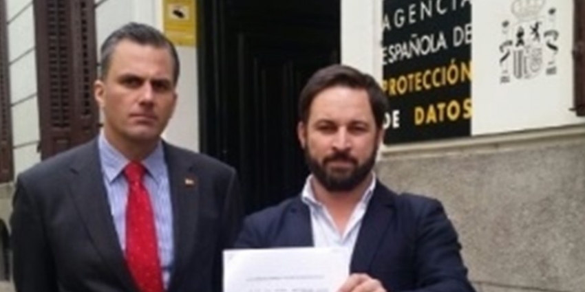 VOX «dinamita» a las asociaciones separatistas Òmnium y&nbsp;ANC