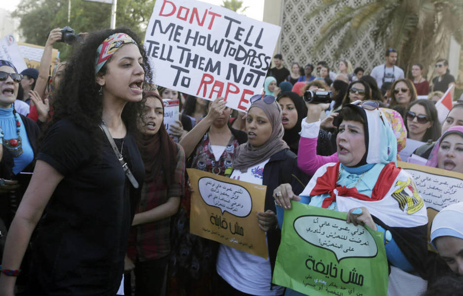 un-grupo-de-egipcias-protesta-contra-el-acoso-sexual-en-el-centro-del-cairo-reuters