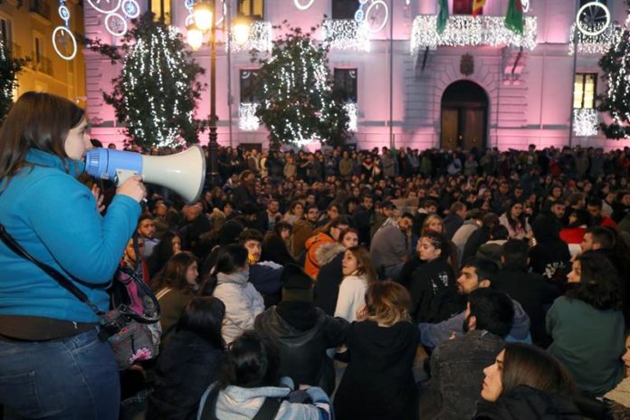 636795549340565509w-696x464