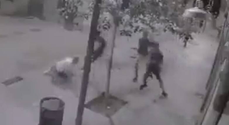 (Video) Venga al Raval de BCN y los MENAs le darán una paliza gratis … y se la&nbsp;graban