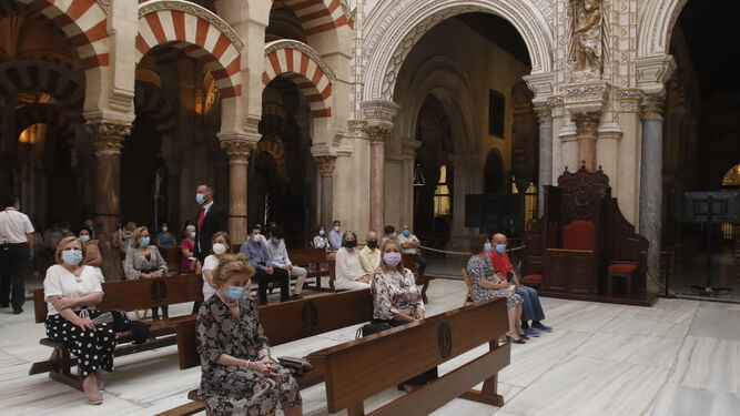 Imagen-catolico-victimas-celebrado-Mezquita-Catedral_1483961720_123925297_667x375