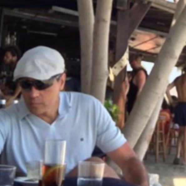 Sánchez,el único presidente europeo que se va de vacaciones teniendo una situación critica en su país…Gracias!